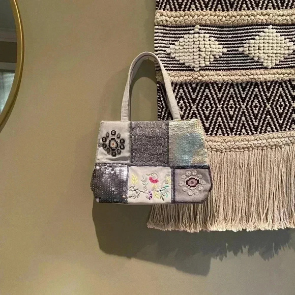 LIZ CLAIBORNE VINTAGE BEADED HAND BAG PURSE - Picture 1 of 5